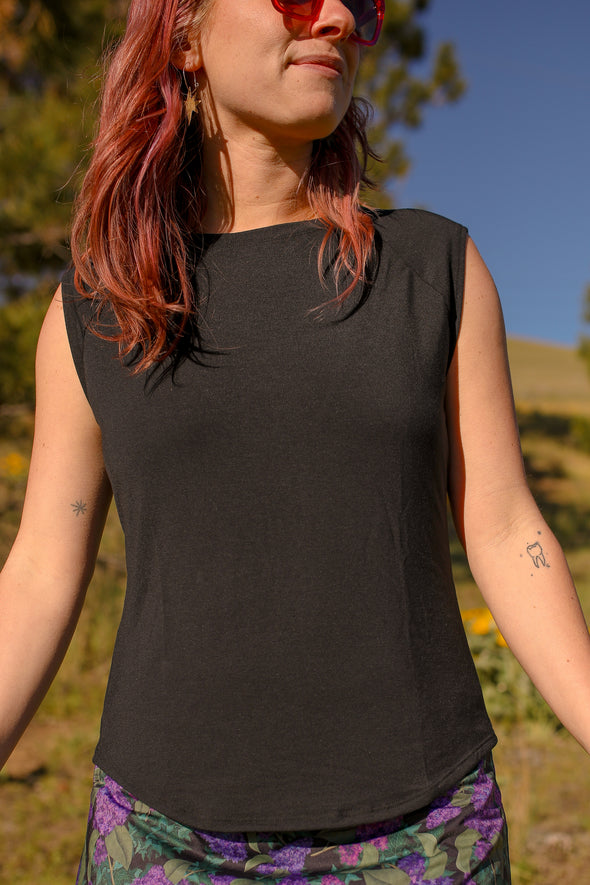 Hustle Tee | Basic Witch